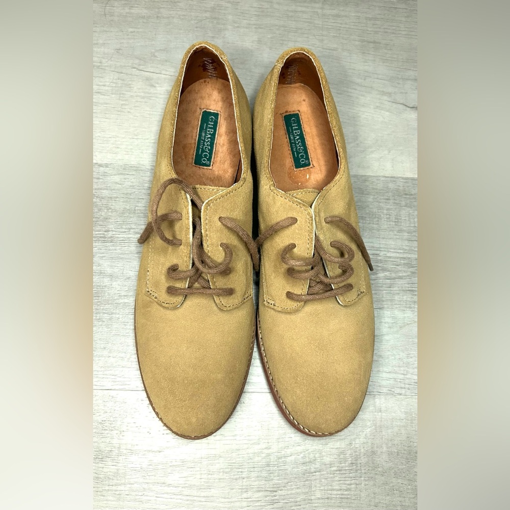 G. H. Bass & Co Women's Oxford Brown Suede Shoes Size 9